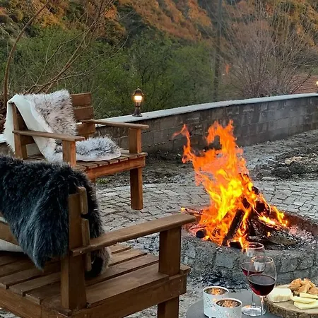 בית נופש Boutique Stone House In The Kaz Mountains *
