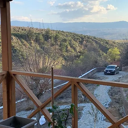 בית נופש Boutique Stone House In The Kaz Mountains